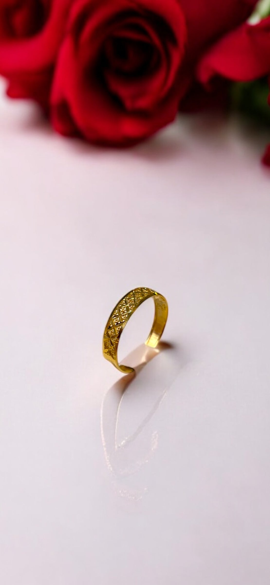 21k Queens Keepsake Ring