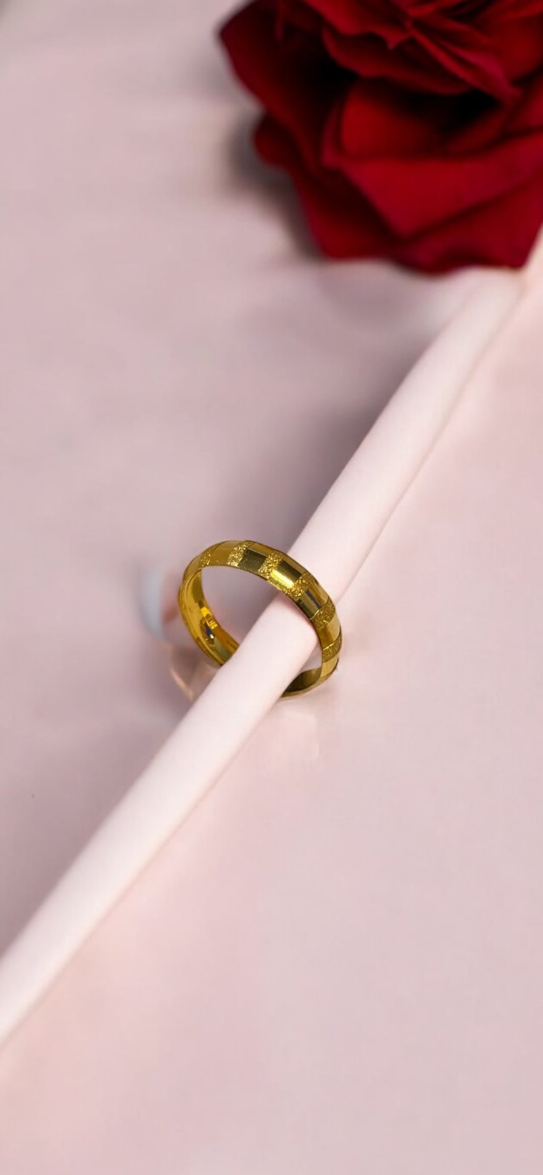 21k Kuwaiti Cutie Ring