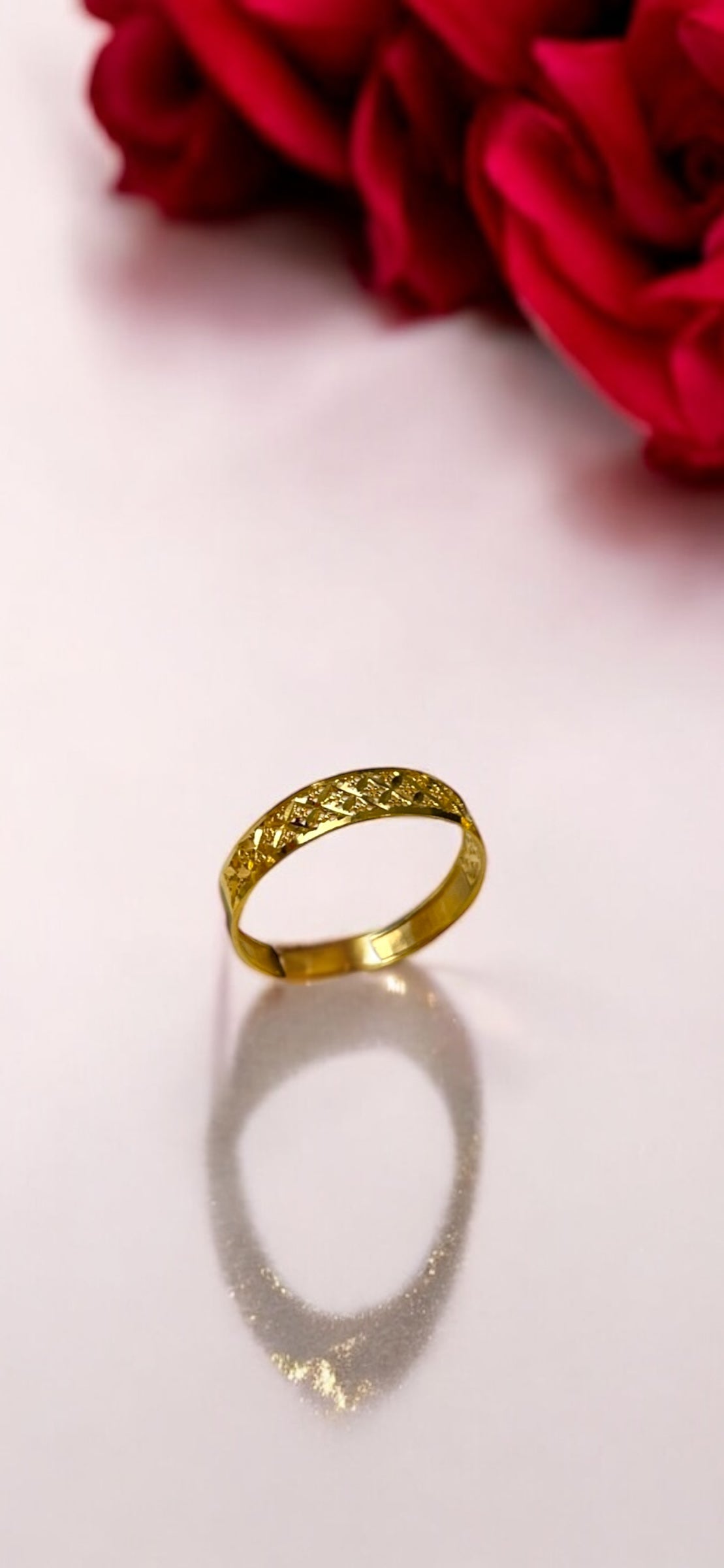 21k Queens Keepsake Ring